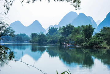 李佳薇 冯天薇 于梦雨 是中国人吗